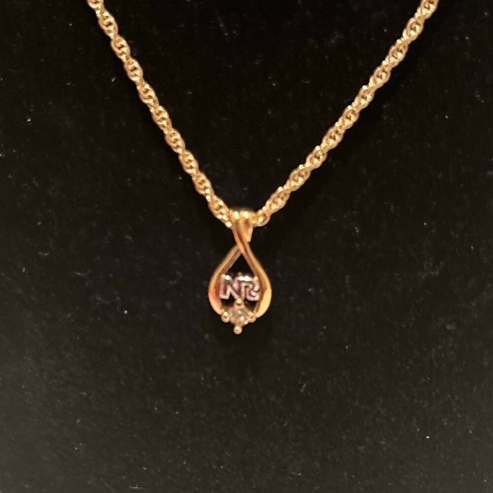 Vintage Nina Ricci Gold Plated Chain Necklace NR Logo Crystal Teardrop Pendant - Picture 3 of 8